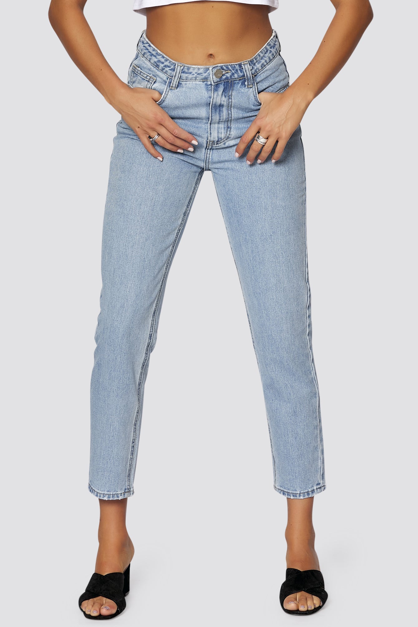 Mom-Jeans in verwaschenem Blau