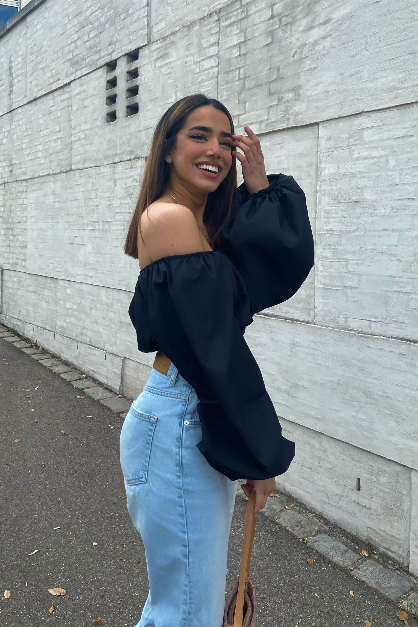 Freshlions Off Shoulder Top mit Ballon Ärmel in schwarz