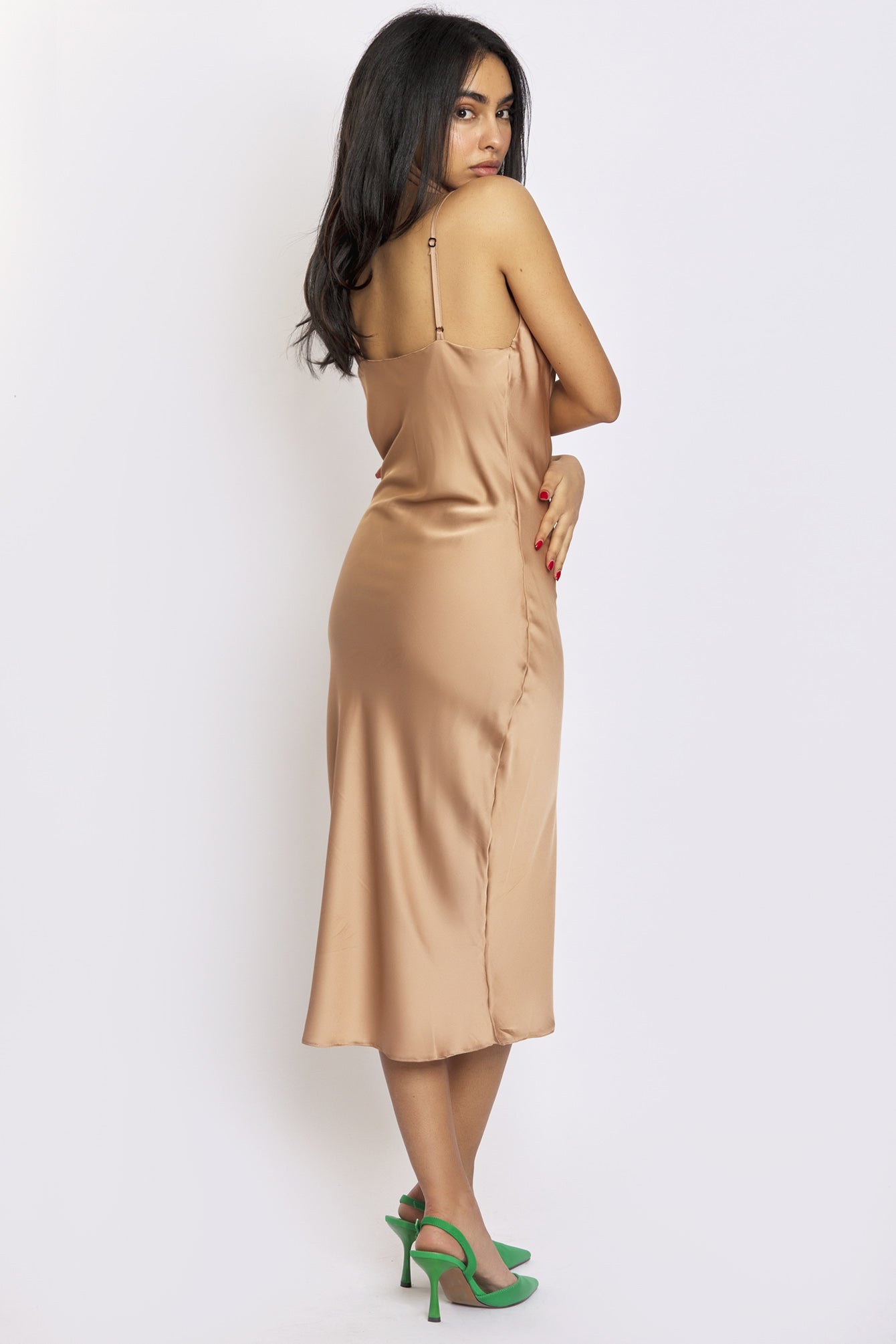 Freshlions Midi-Satin-Kleid "KURKA" in beige