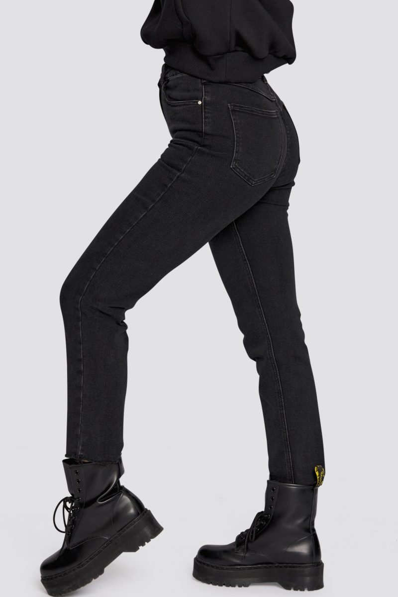 rd1798schwarz-schwarze-mom-jeans-Lilly-freshlions-2